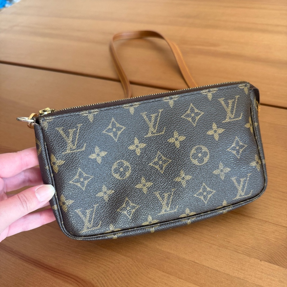 Louis Vuitton Pochette Accessoires
